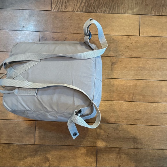 Kånken Gray Backpack - Picture 4 of 6